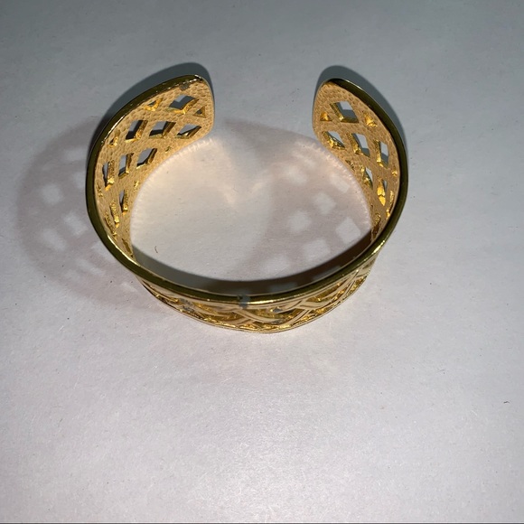 CHANEL P96 Gold Lattice Cuff Bracelet $1800 - Picture 9 of 14